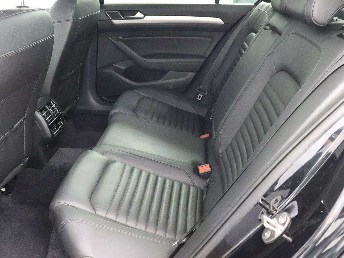 Volkswagen Passat 2017 года с пробегом. Фото: #8