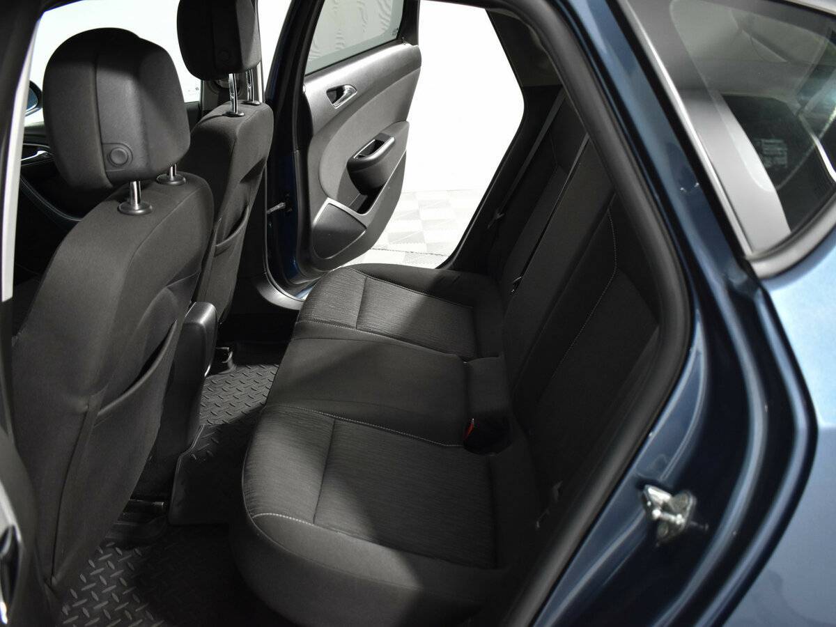 Opel Astra 2012 года с пробегом. Фото: #11