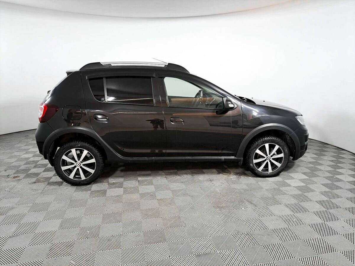 Renault Sandero 2016 года с пробегом. Фото: #2