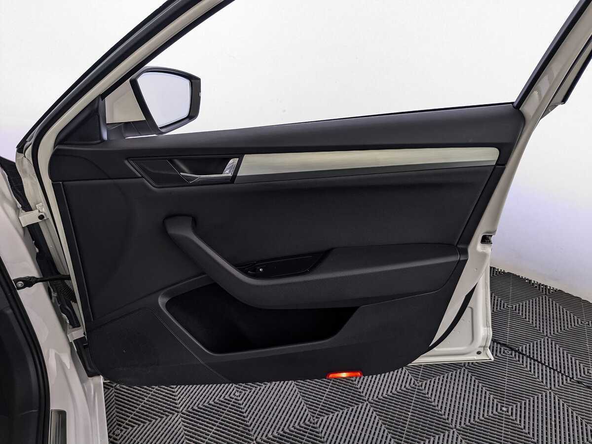 Skoda Superb 2017 года с пробегом. Фото: #22