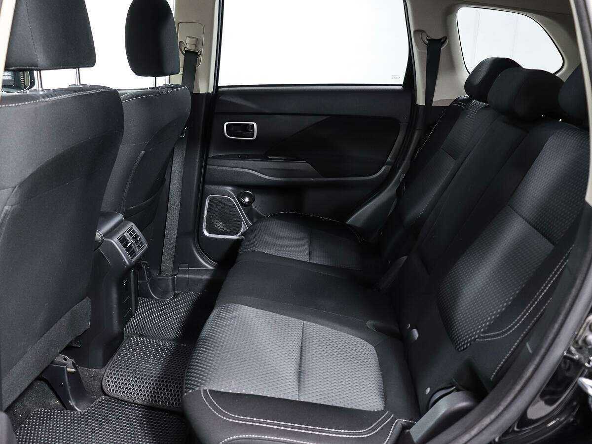 Mitsubishi Outlander 2018 года с пробегом. Фото: #9