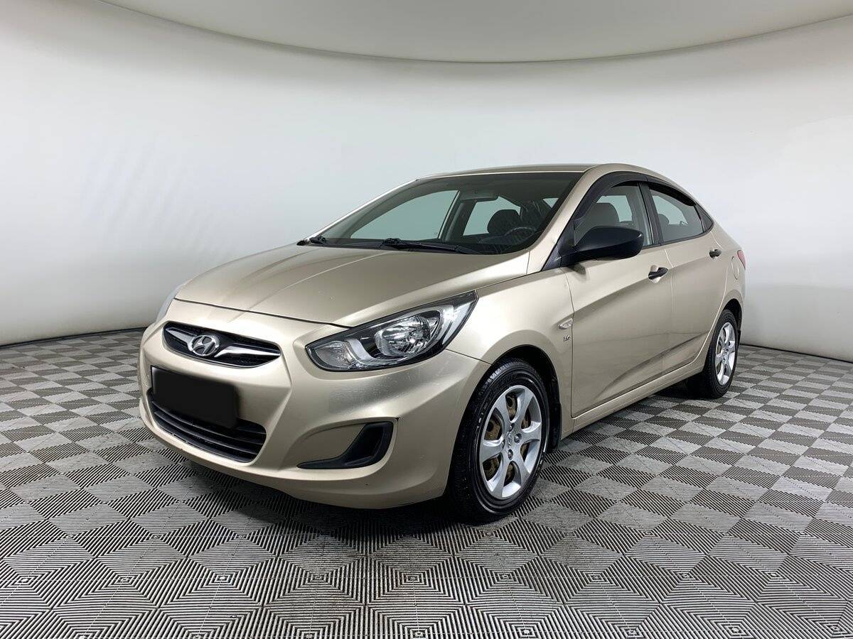 Hyundai Solaris 2012 года с пробегом. Посмотреть фото