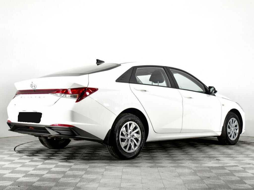 Hyundai Elantra 2021 года с пробегом. Фото: #3