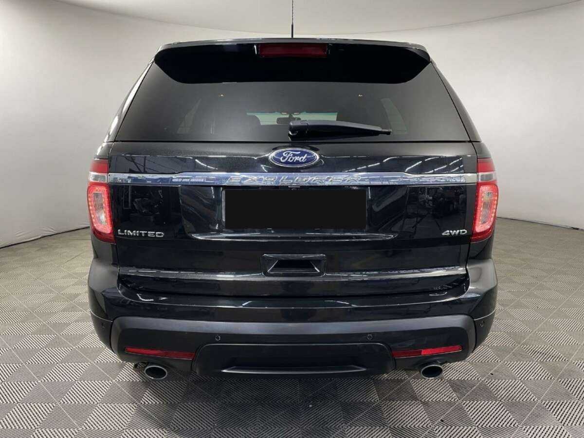 Ford Explorer 2013 года с пробегом. Фото: #2