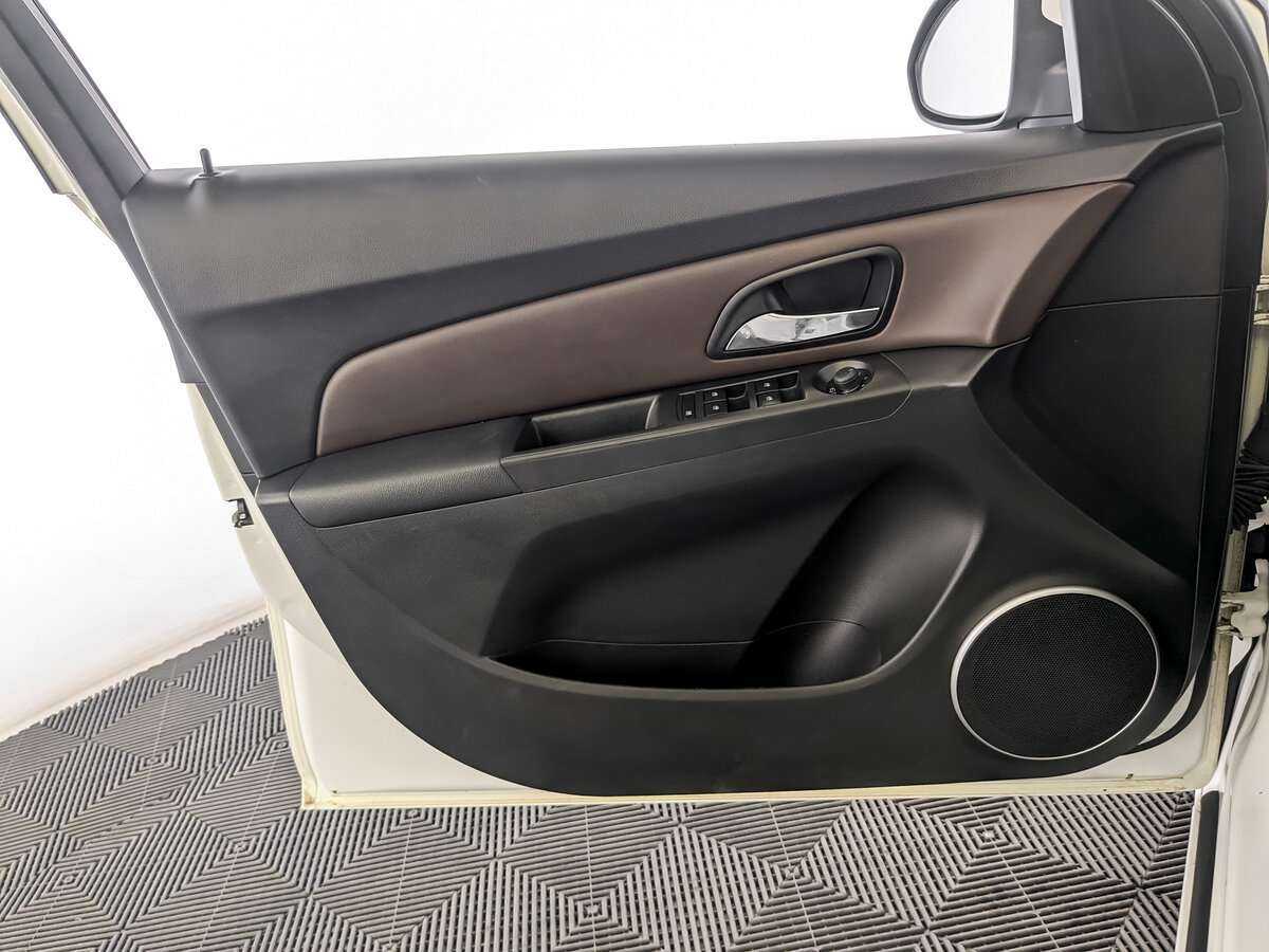 Chevrolet Cruze 2014 года с пробегом. Фото: #14