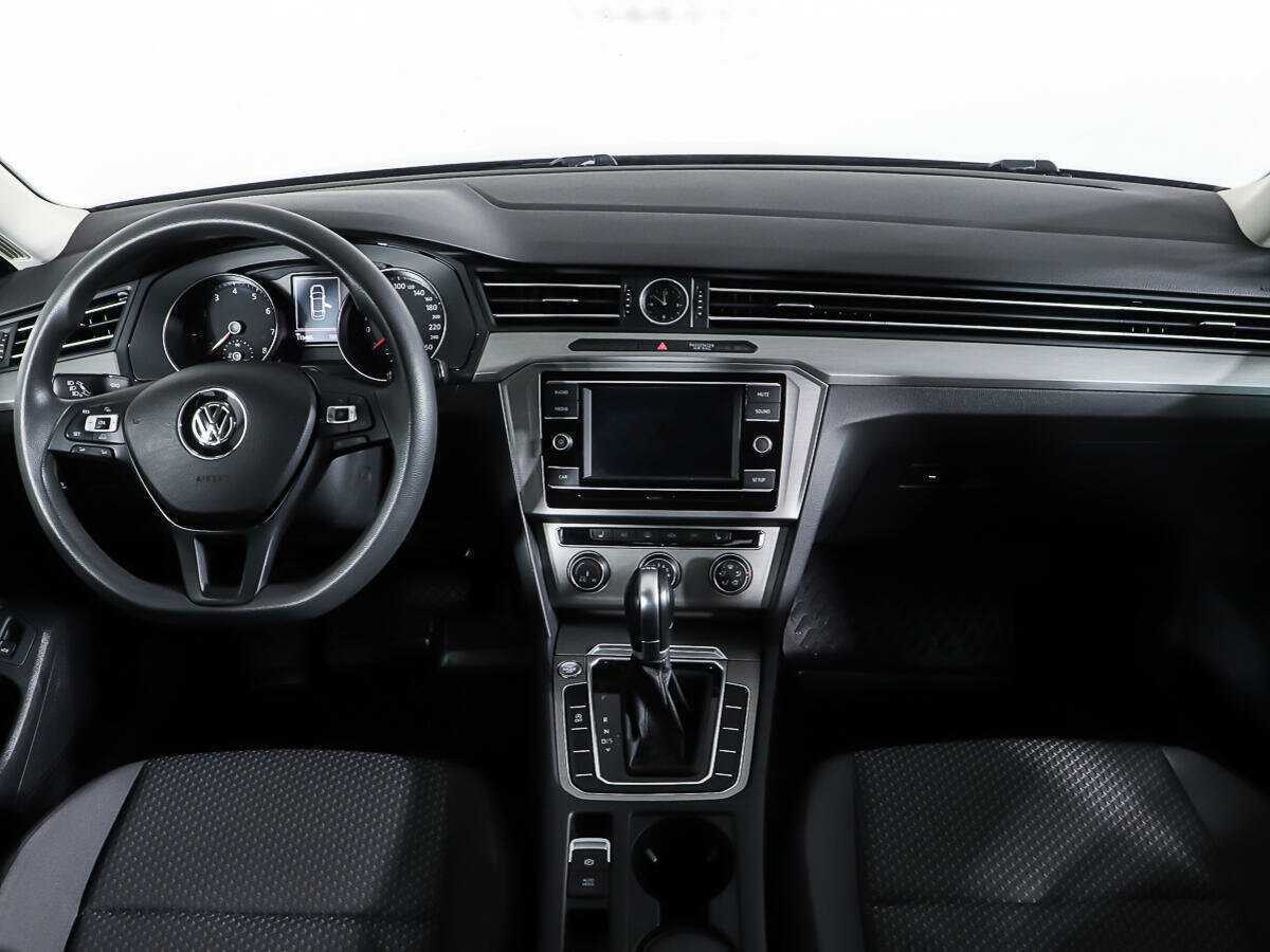 Volkswagen Passat 2017 года с пробегом. Фото: #11