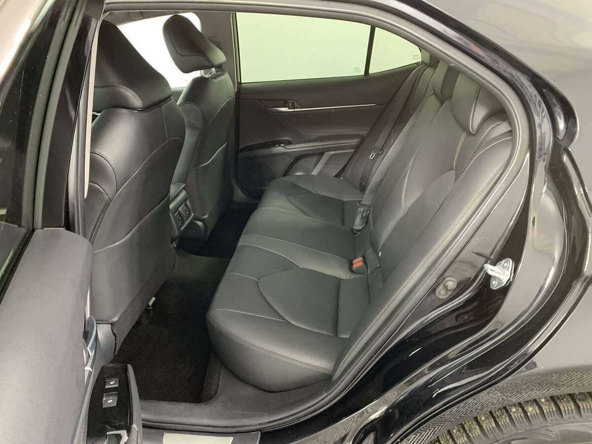 Toyota Camry 2019 года с пробегом. Фото: #9