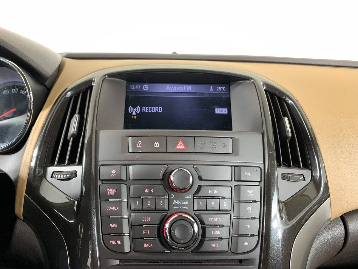 Opel Astra 2013 года с пробегом. Фото: #13