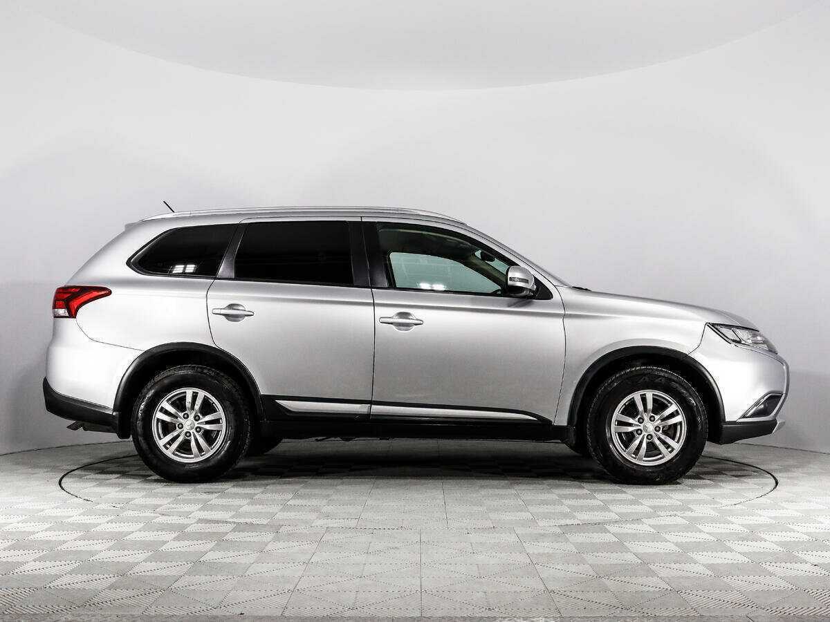 Mitsubishi Outlander 2015 года с пробегом. Фото: #3