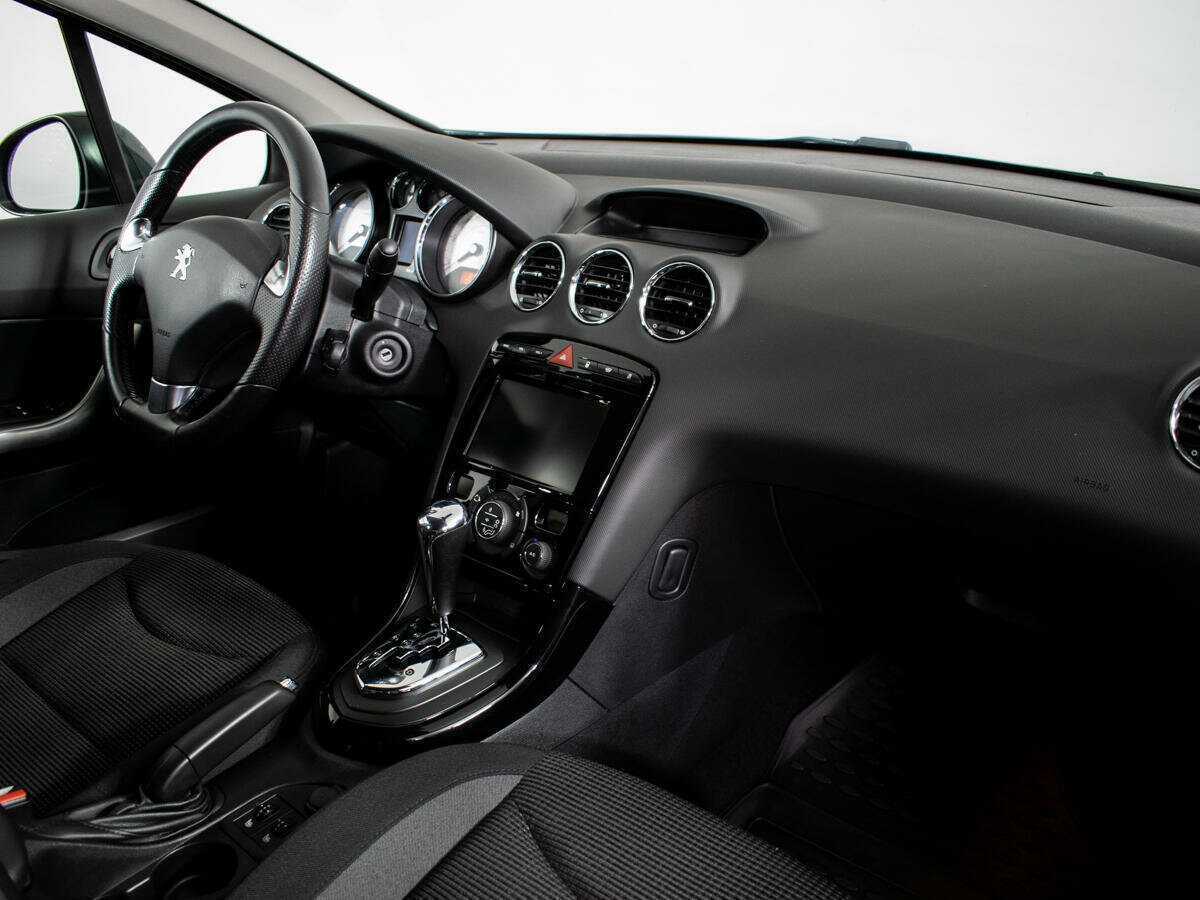 Peugeot 408 2018 года с пробегом. Фото: #6
