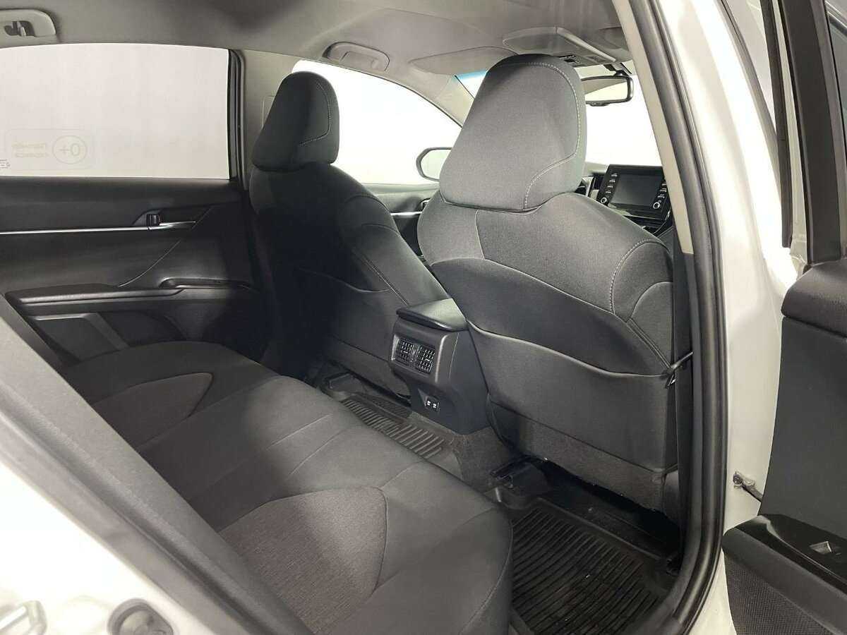 Toyota Camry 2021 года с пробегом. Фото: #15