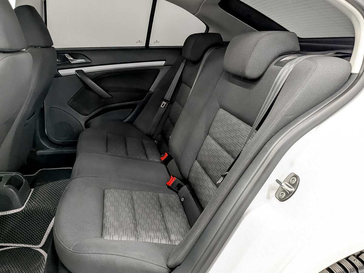 Skoda Octavia 2013 года с пробегом. Фото: #11