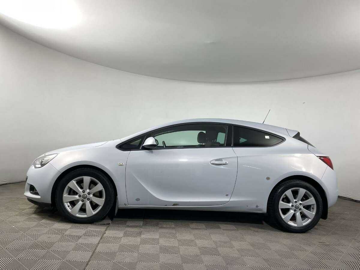 Opel Astra 2013 года с пробегом. Фото: #4