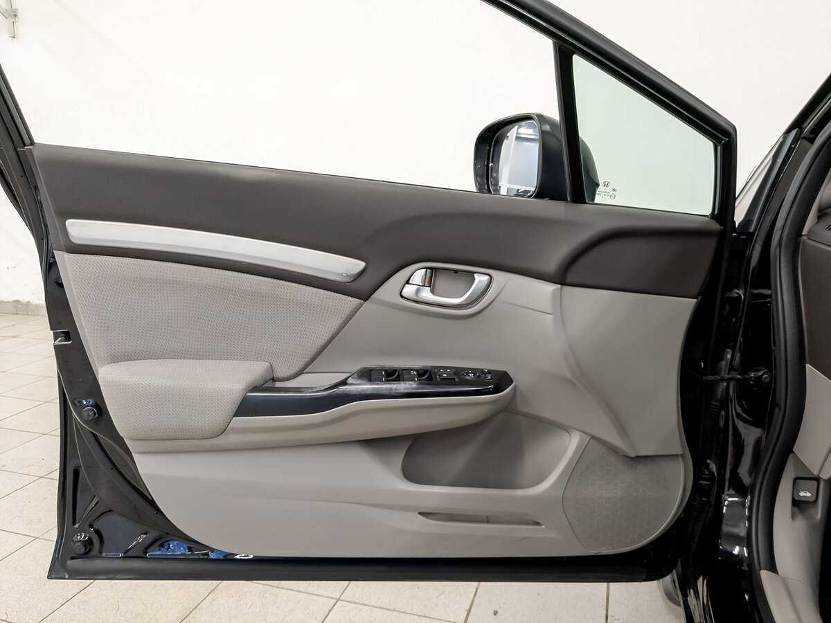 Honda Civic 2012 года с пробегом. Фото: #16