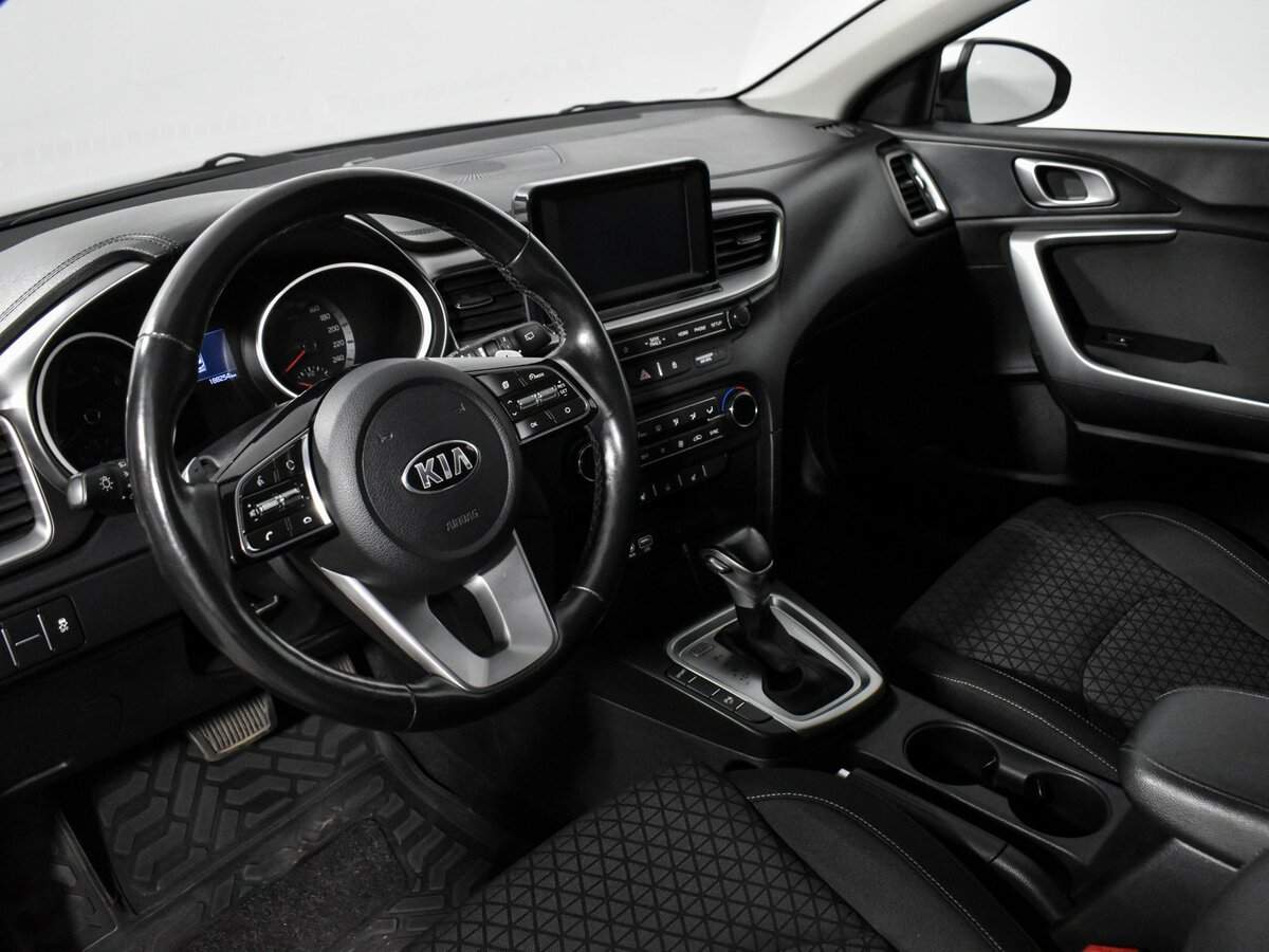 Kia Ceed 2019 года с пробегом. Фото: #8