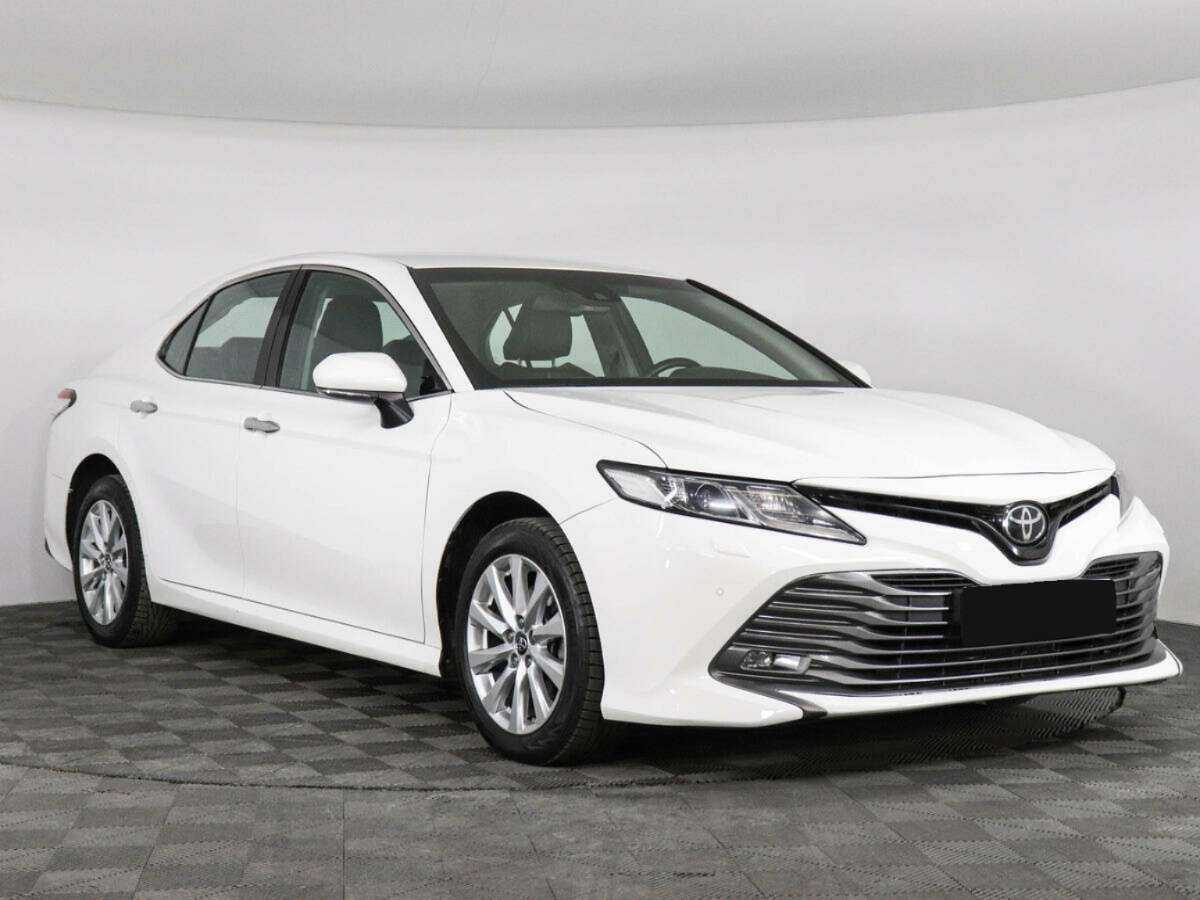 Toyota Camry 2019 года с пробегом. Фото: #2