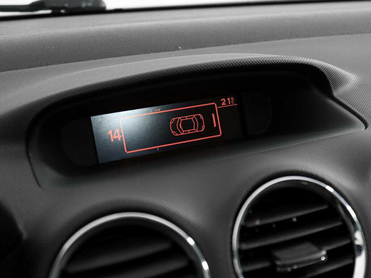 Peugeot 308 2012 года с пробегом. Фото: #14