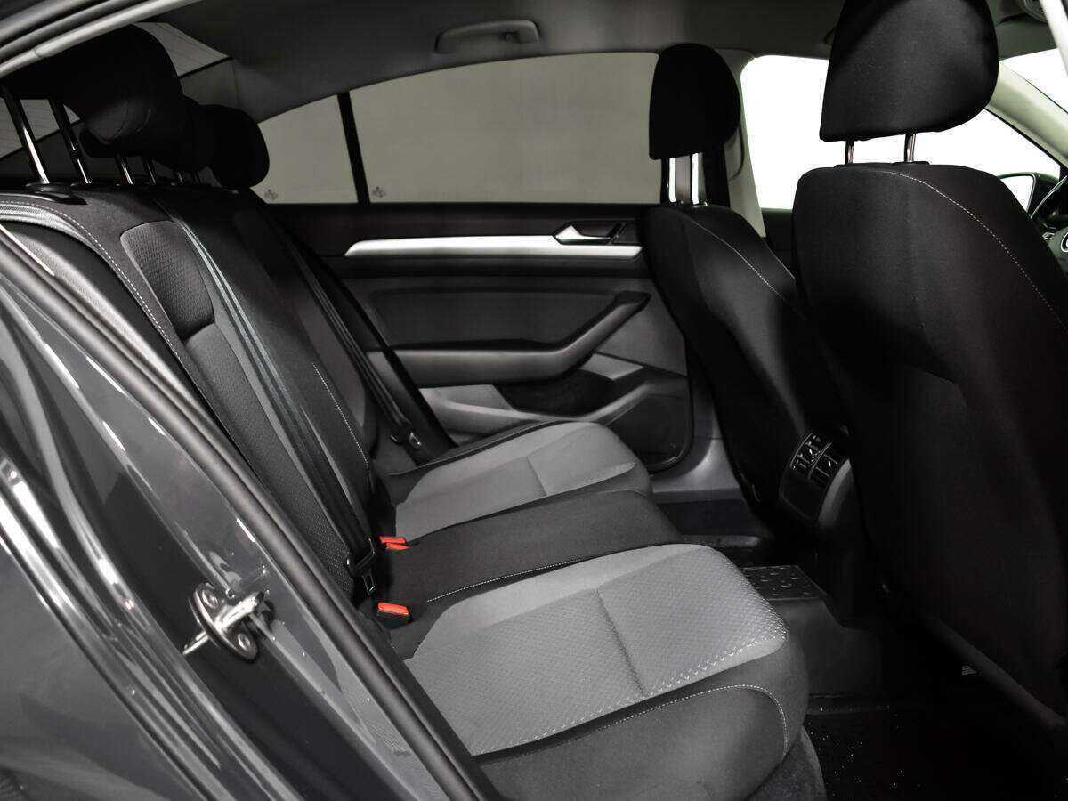 Volkswagen Passat 2017 года с пробегом. Фото: #9