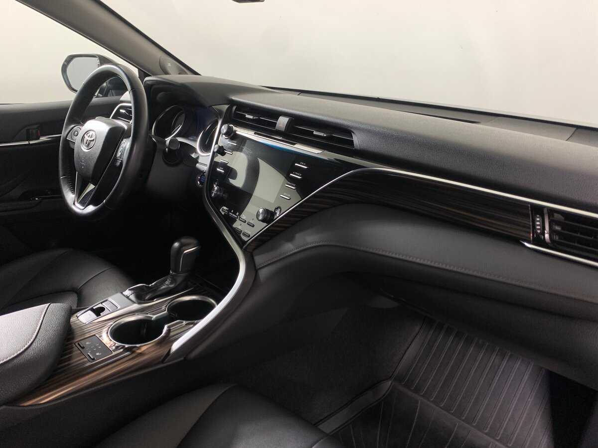 Toyota Camry 2020 года с пробегом. Фото: #13