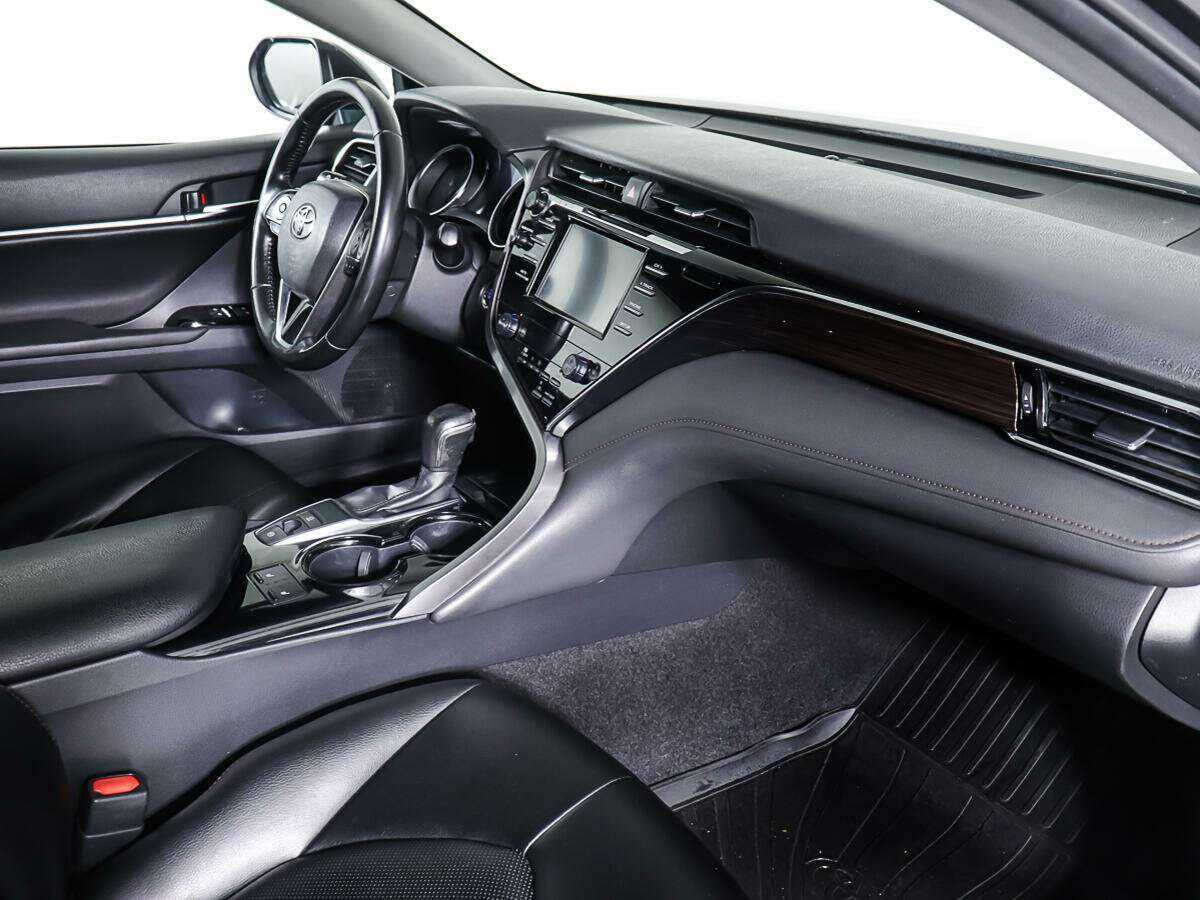 Toyota Camry 2018 года с пробегом. Фото: #8