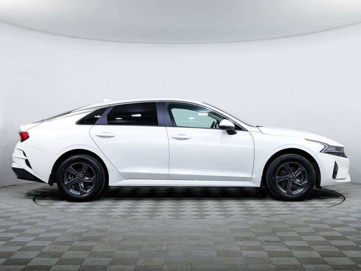 Kia K5 2021 года с пробегом. Фото: #2