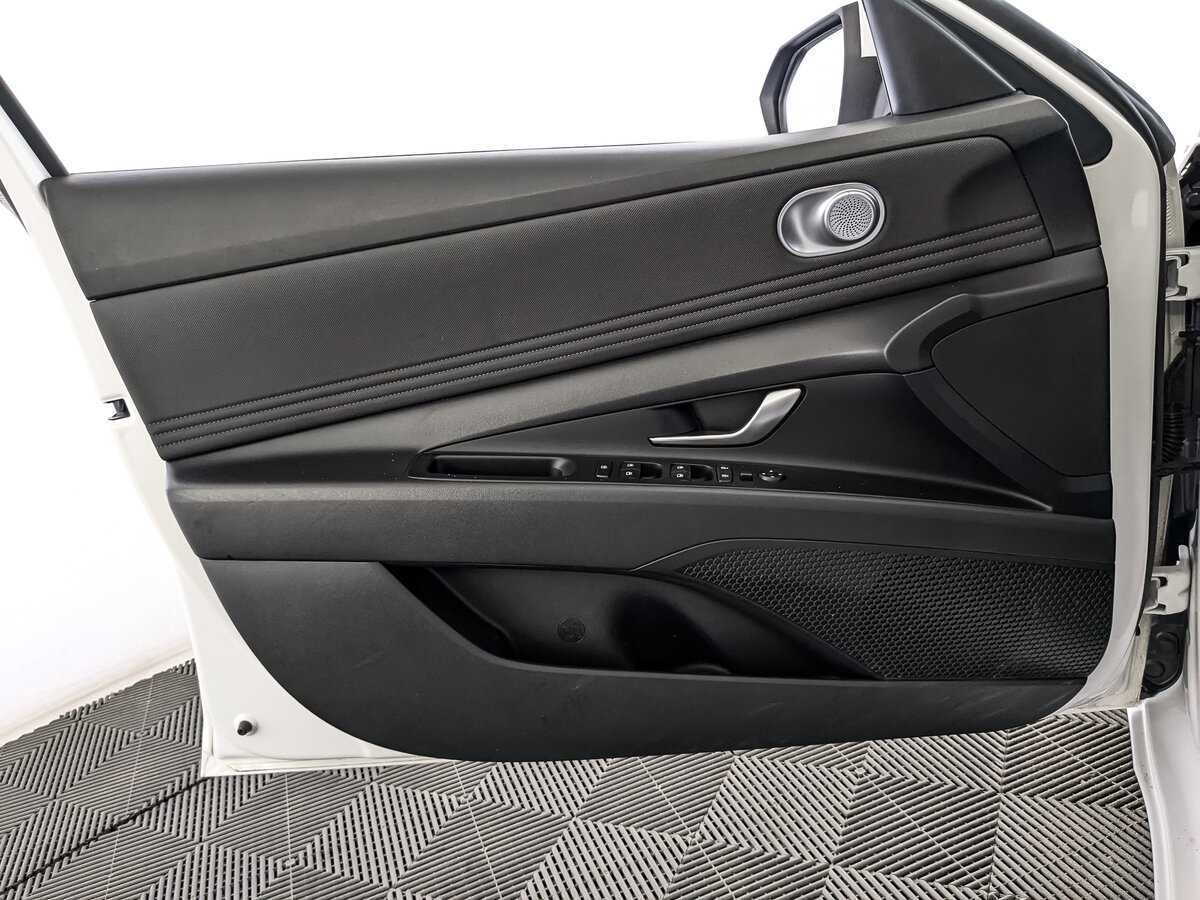 Hyundai Elantra 2021 года с пробегом. Фото: #14