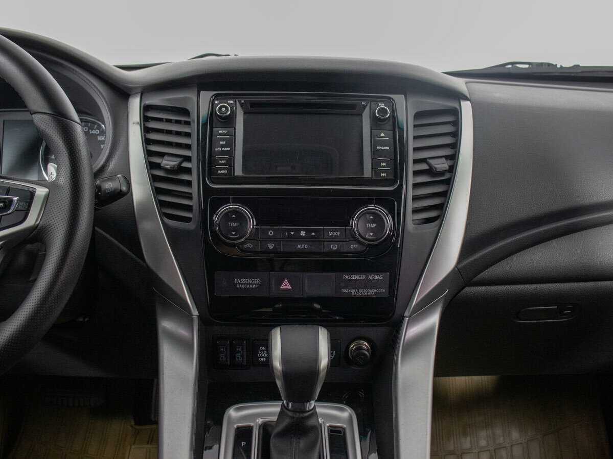 Mitsubishi Pajero Sport 2017 года с пробегом. Фото: #14