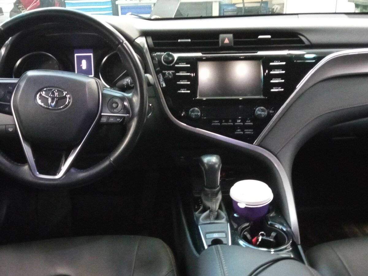 Toyota Camry 2020 года с пробегом. Фото: #4