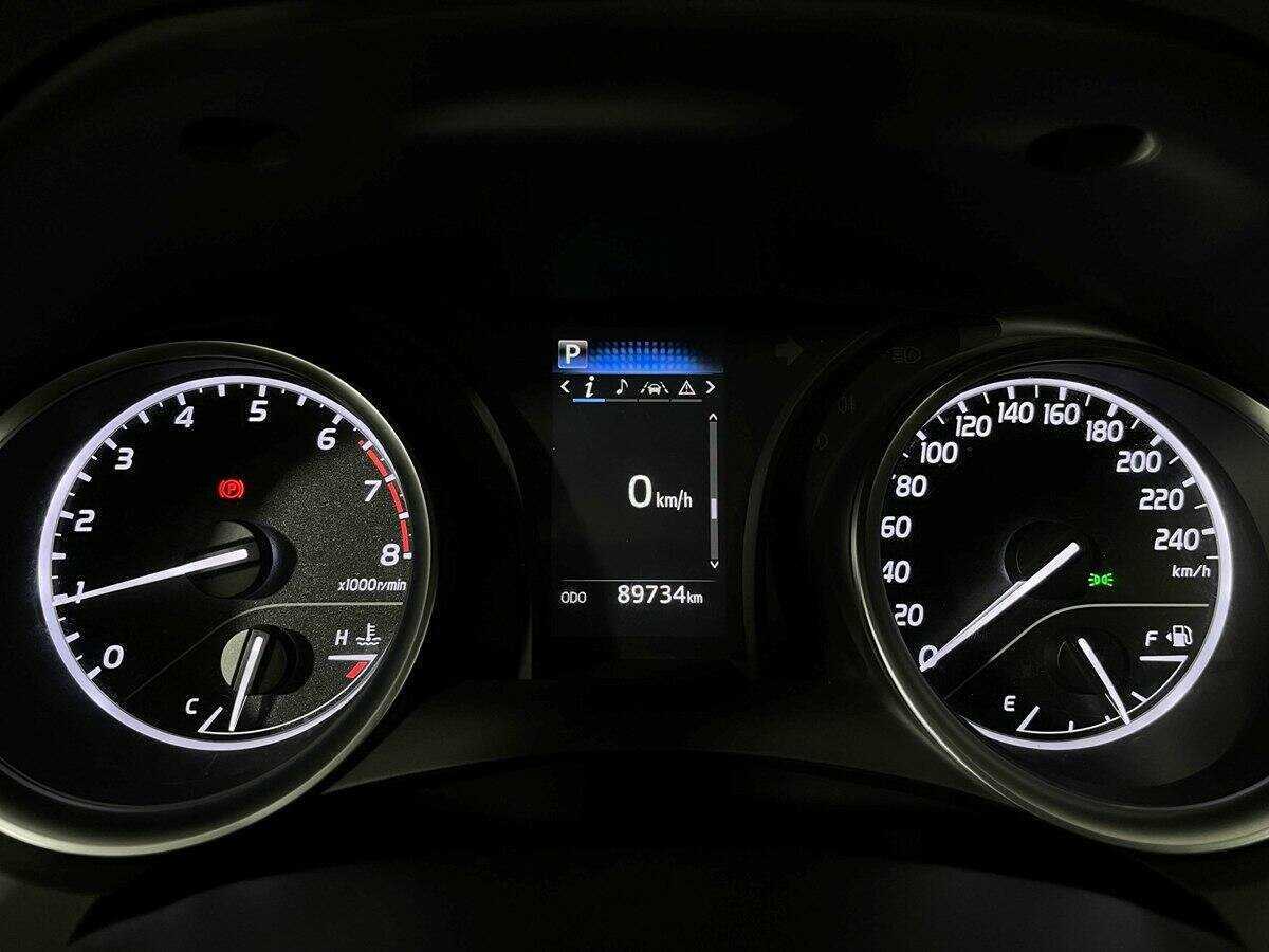 Toyota Camry 2019 года с пробегом. Фото: #8