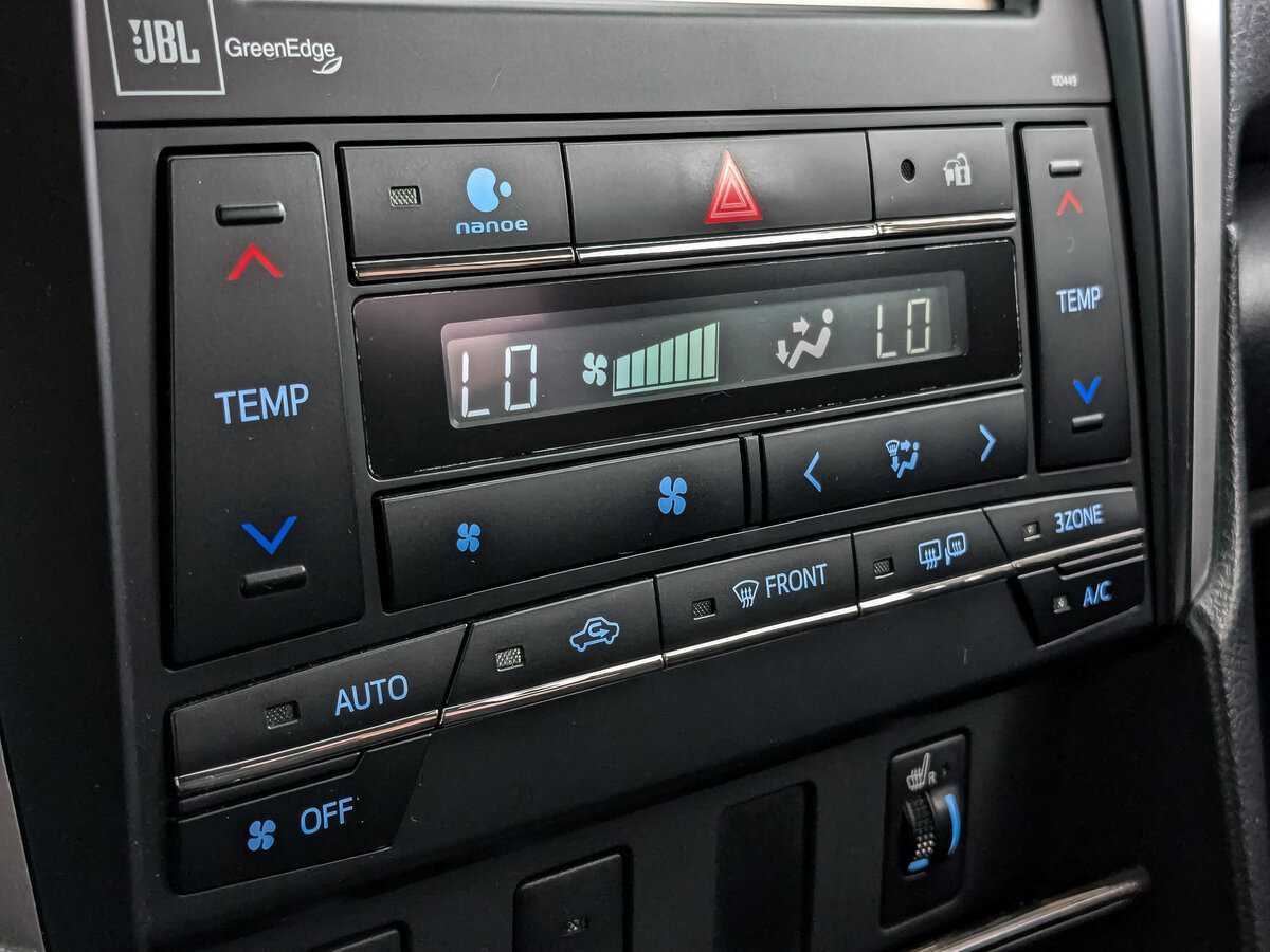 Toyota Camry 2016 года с пробегом. Фото: #16