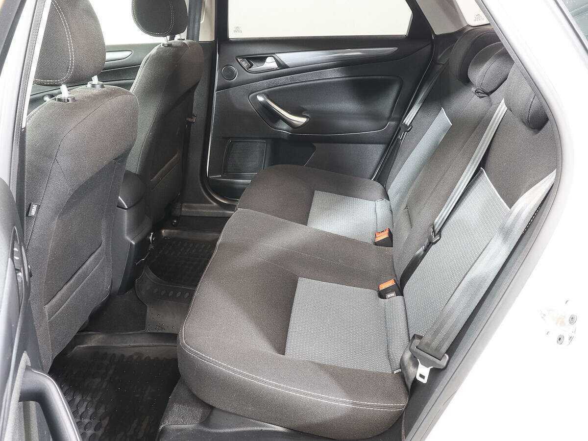 Ford Mondeo 2013 года с пробегом. Фото: #9