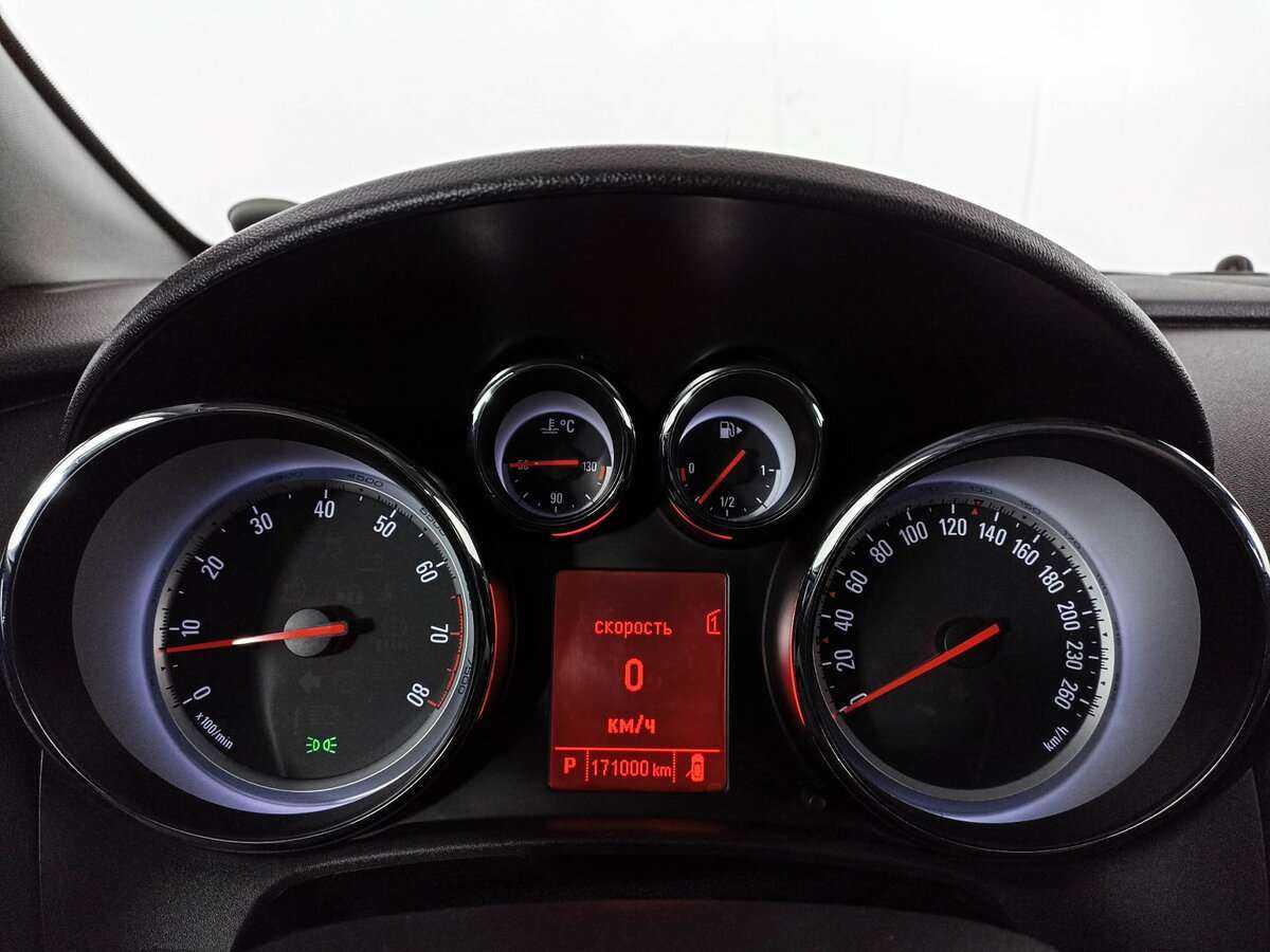 Opel Astra 2012 года с пробегом. Фото: #10