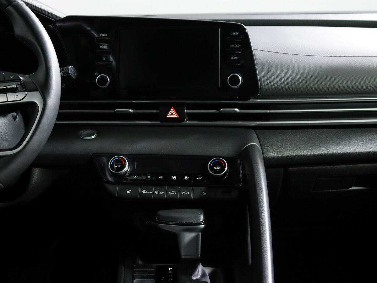 Hyundai Elantra 2022 года с пробегом. Фото: #12