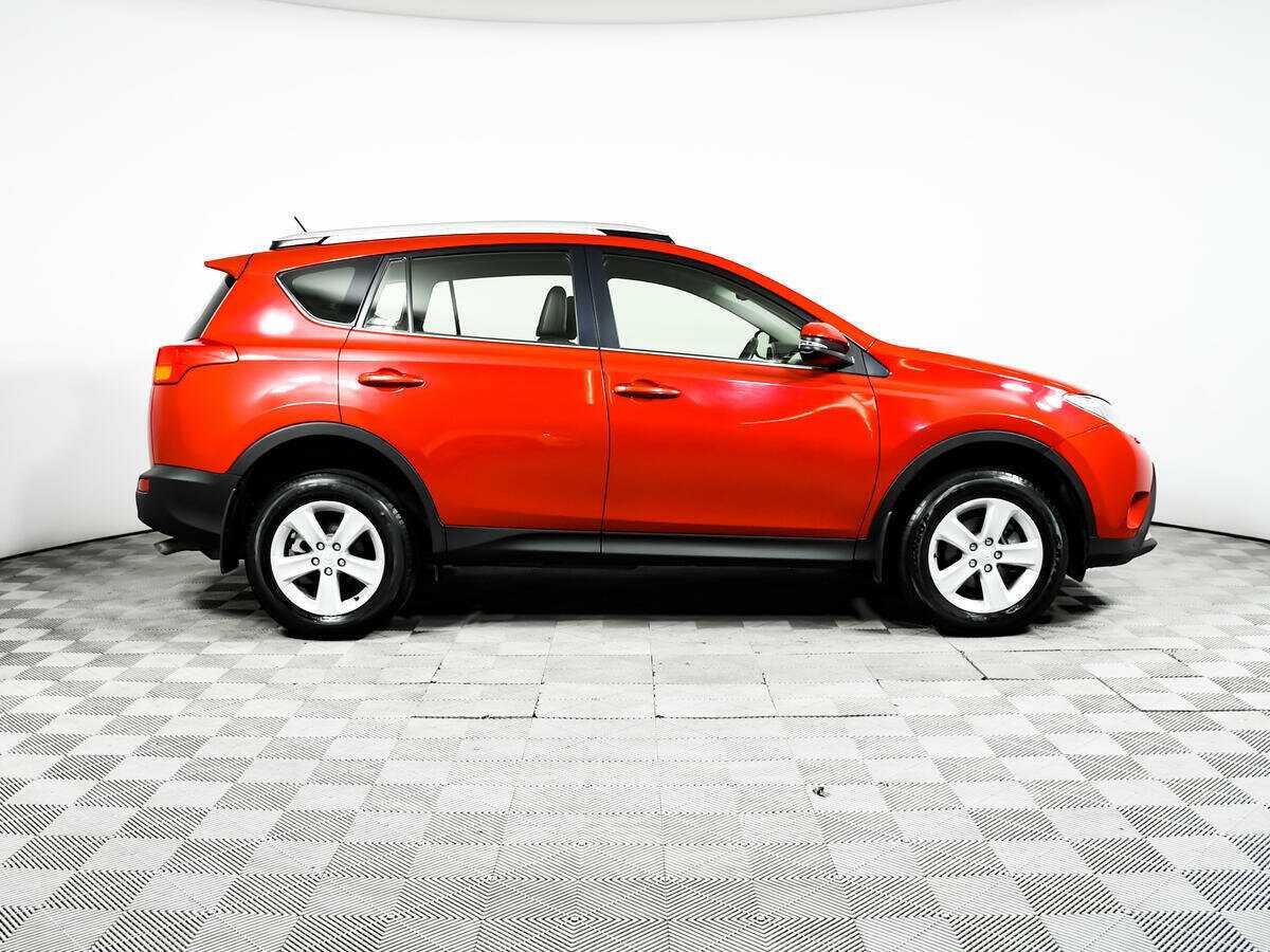 Toyota RAV4 2014 года с пробегом. Фото: #3