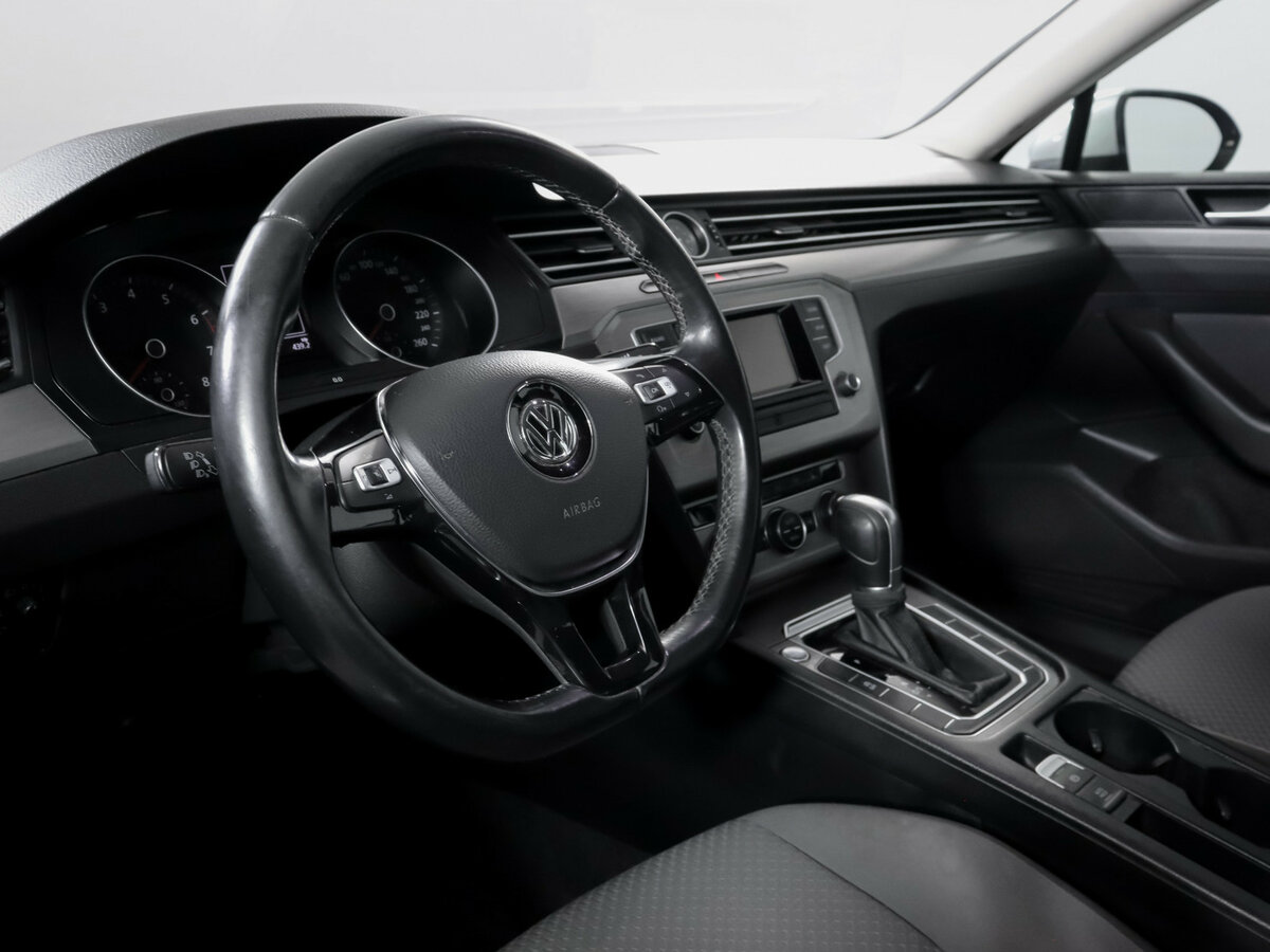 Volkswagen Passat 2017 года с пробегом. Фото: #12