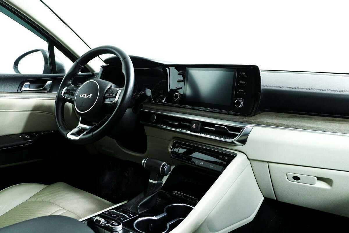 Kia K5 2021 года с пробегом. Фото: #8