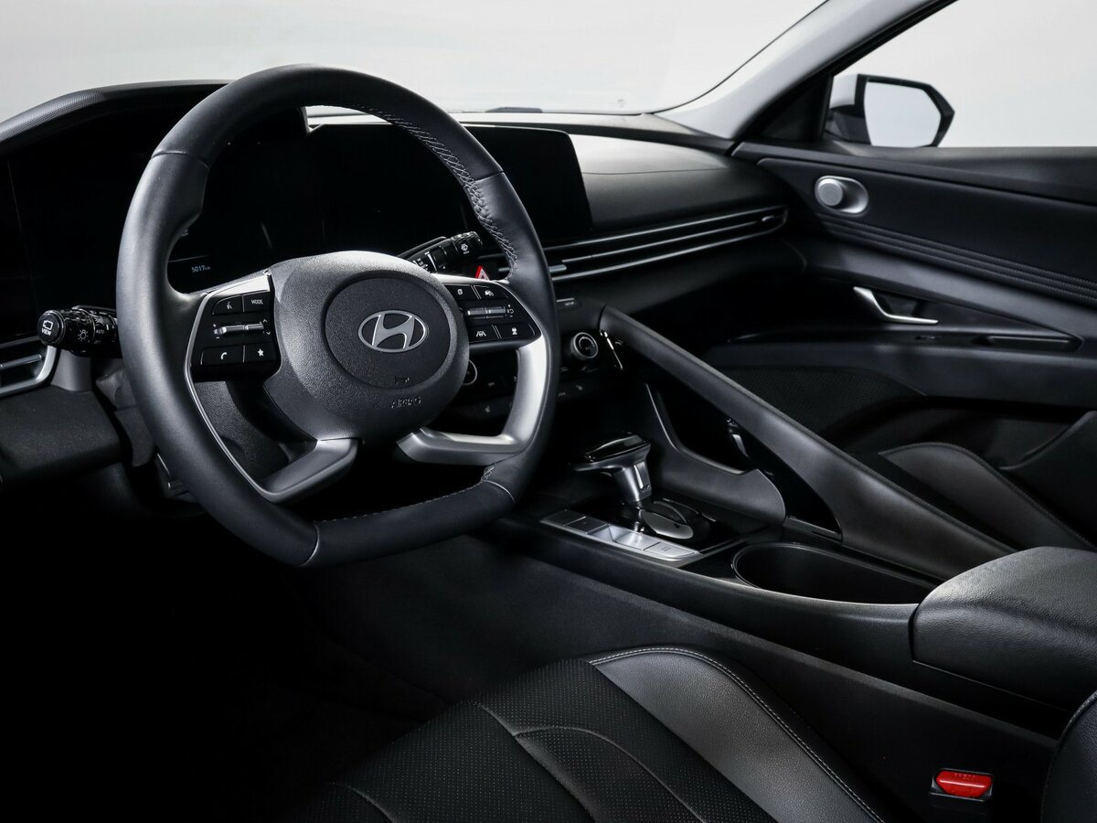 Hyundai Elantra 2024 года с пробегом. Фото: #10