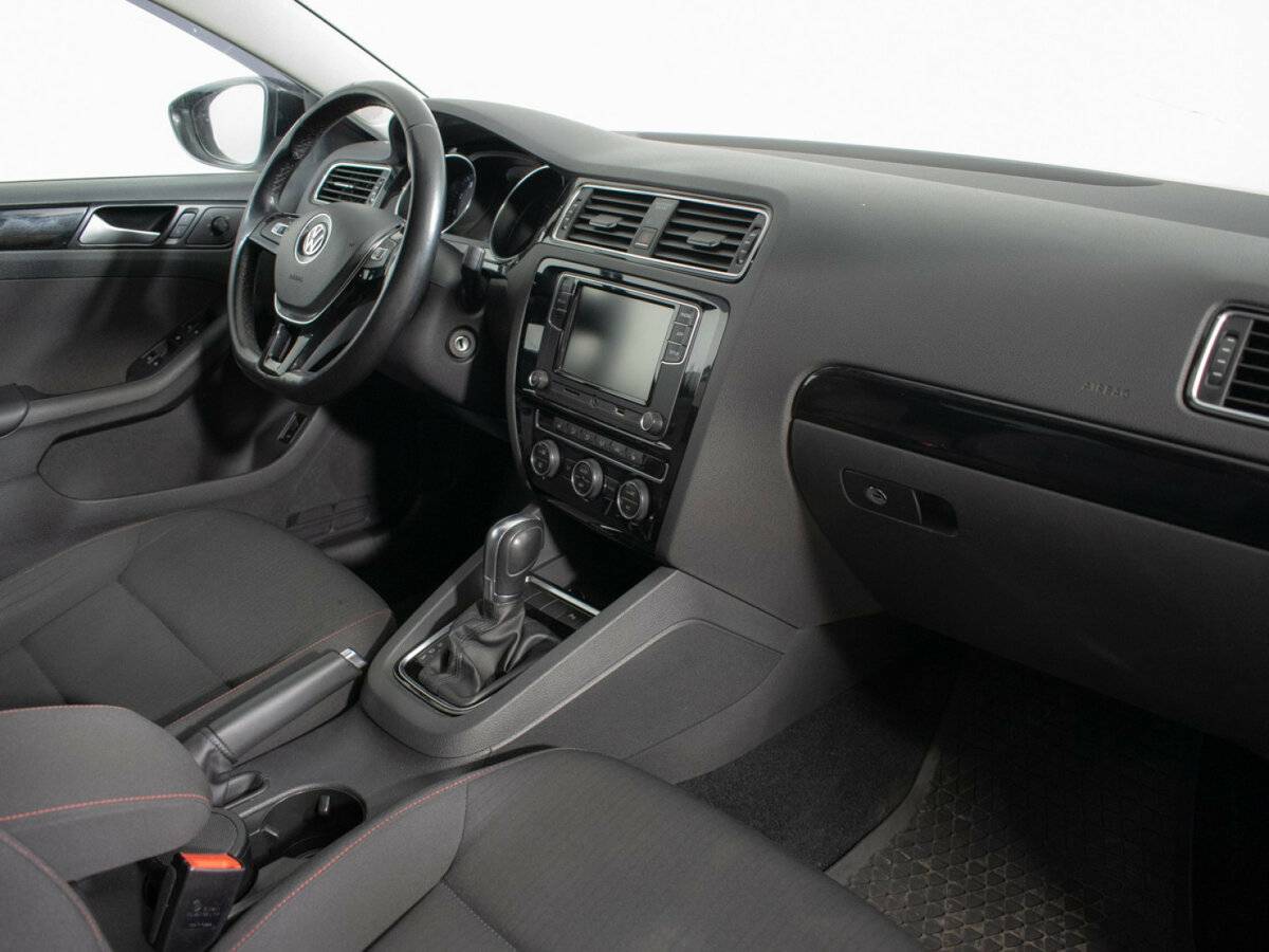 Volkswagen Jetta 2018 года с пробегом. Фото: #8