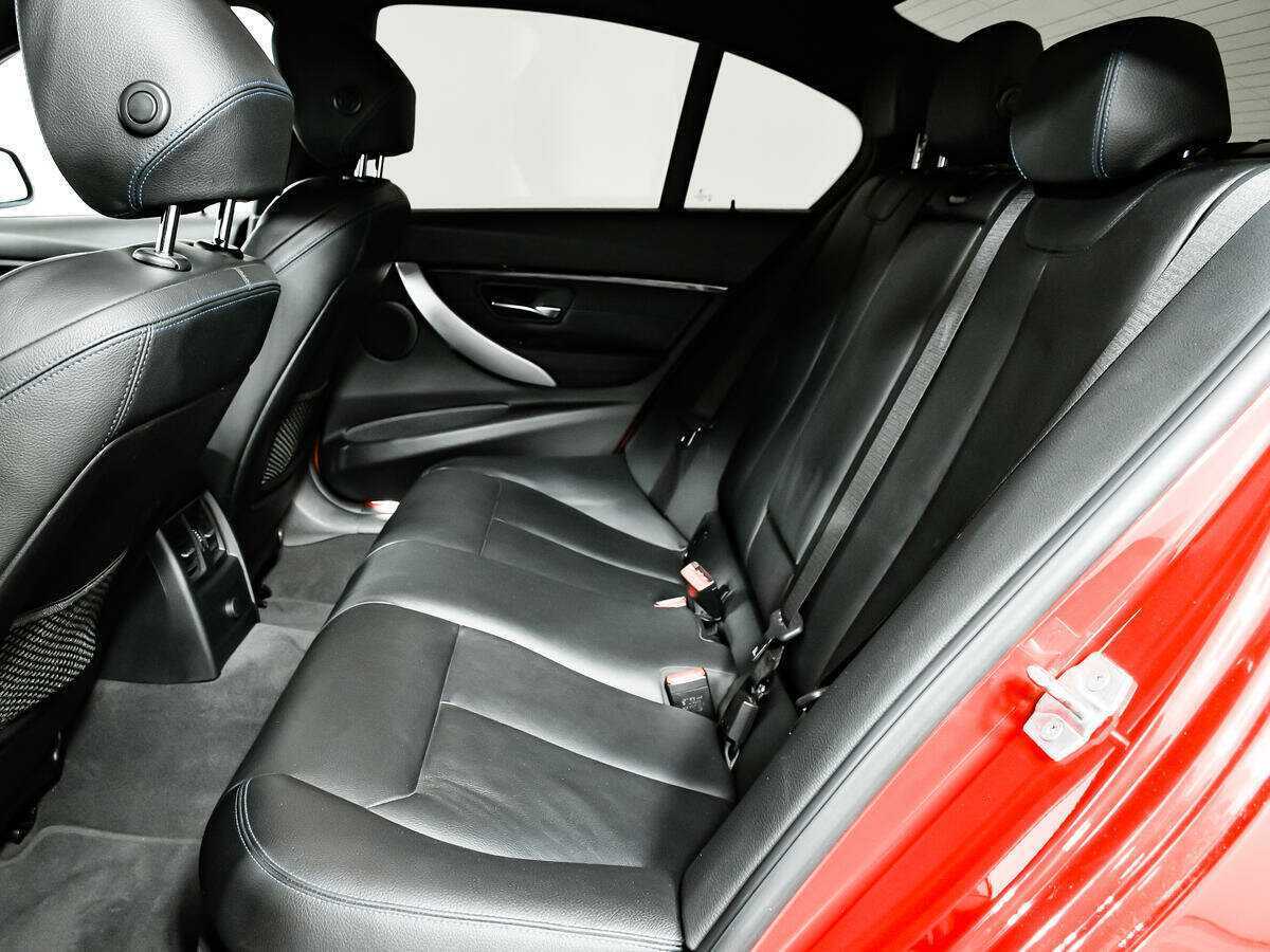 BMW 3 серии 2018 года с пробегом. Фото: #11