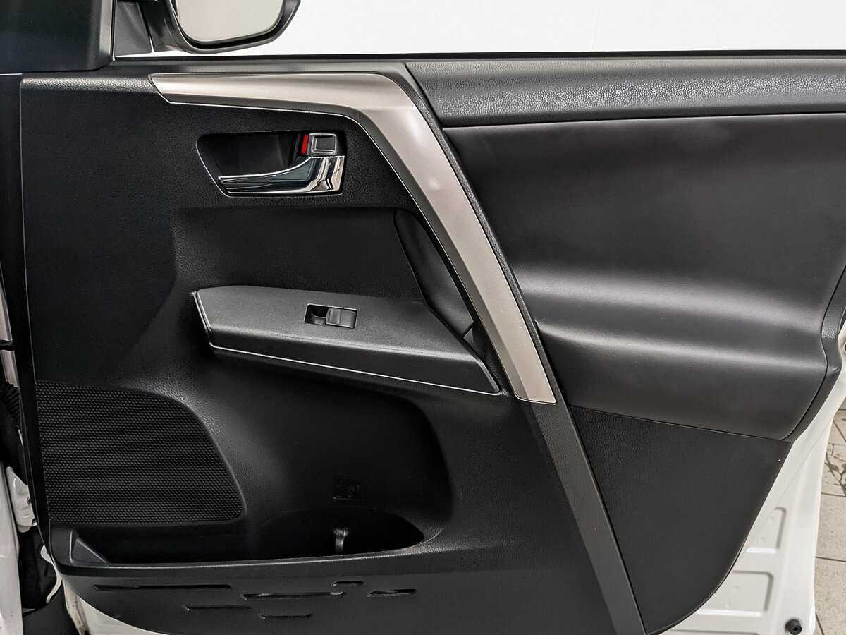 Toyota RAV4 2017 года с пробегом. Фото: #22
