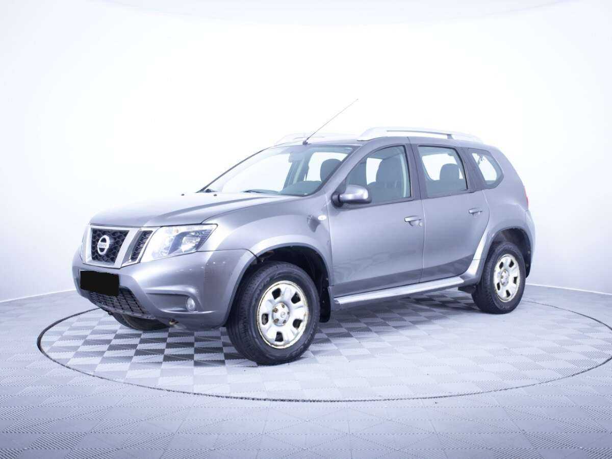 Nissan Terrano 2015 года с пробегом. Посмотреть фото