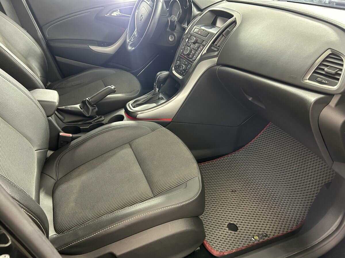 Opel Astra 2012 года с пробегом. Фото: #13