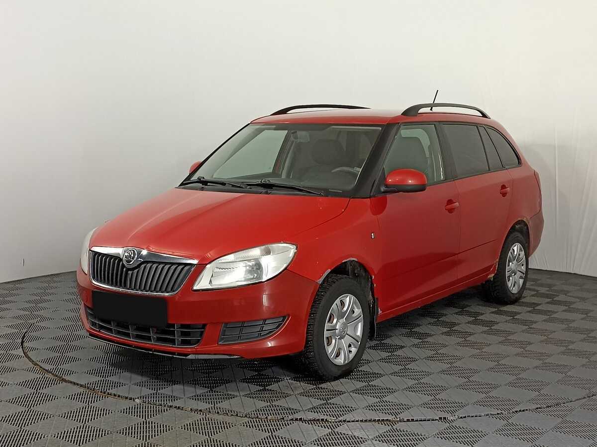 Skoda Fabia 2014 года с пробегом. Посмотреть фото