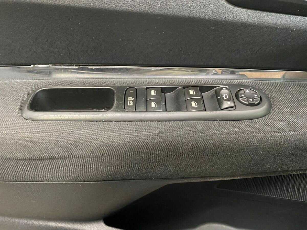 Peugeot 3008 2012 года с пробегом. Фото: #14