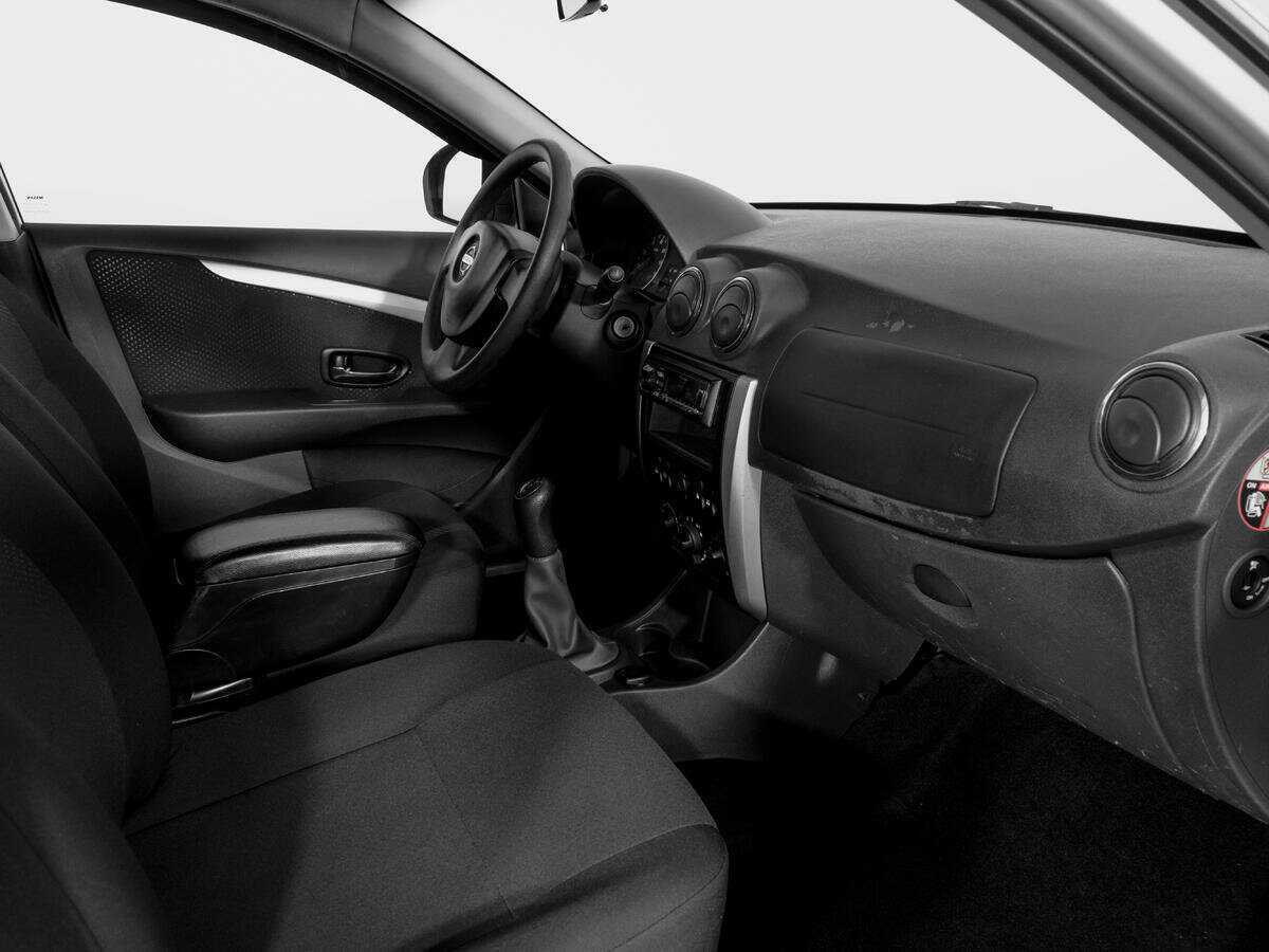 Nissan Almera 2017 года с пробегом. Фото: #8