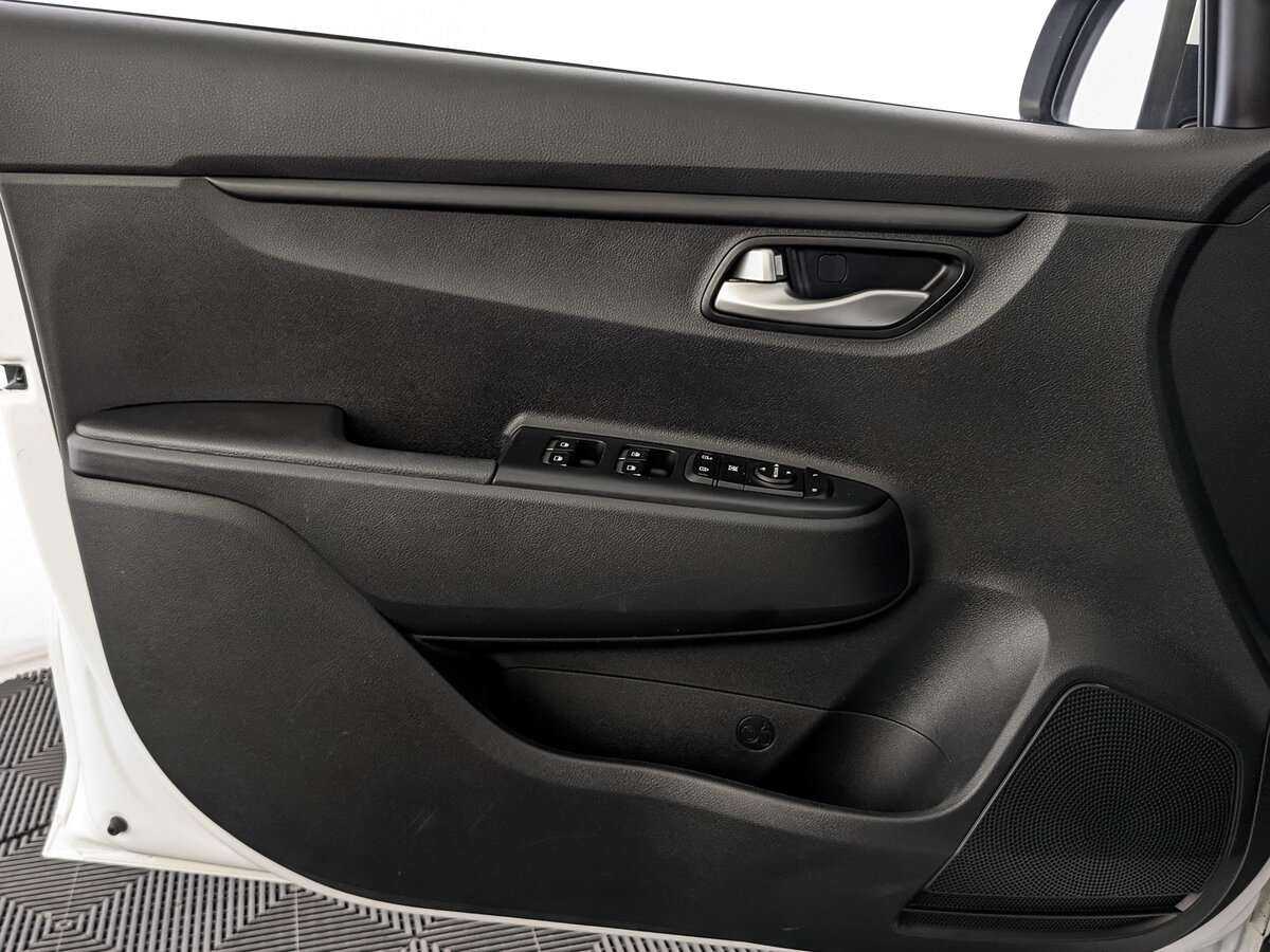 Kia Rio 2021 года с пробегом. Фото: #14