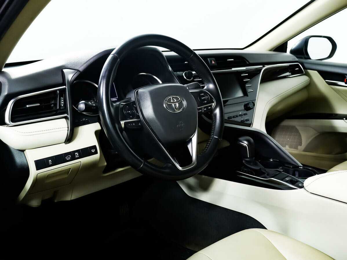 Toyota Camry 2019 года с пробегом. Фото: #12