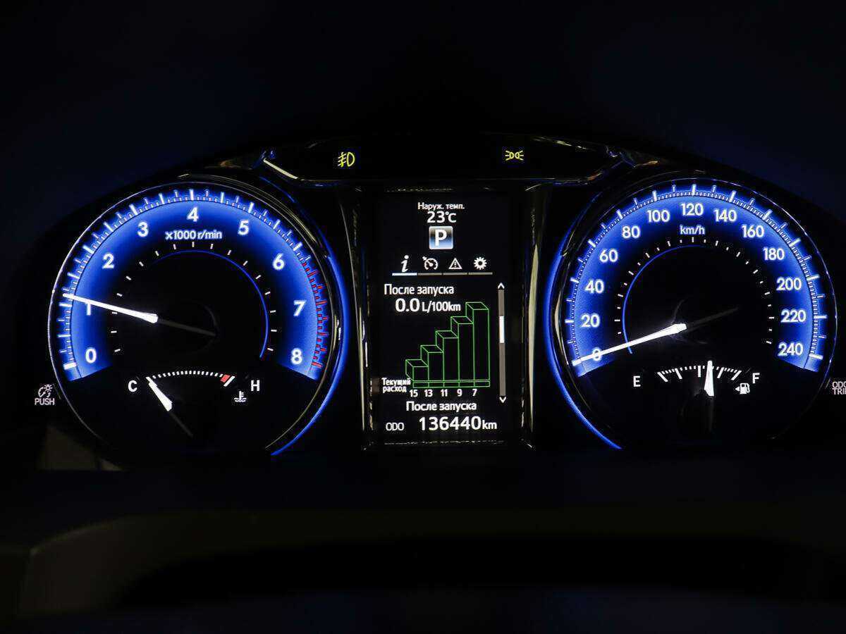 Toyota Camry 2017 года с пробегом. Фото: #13