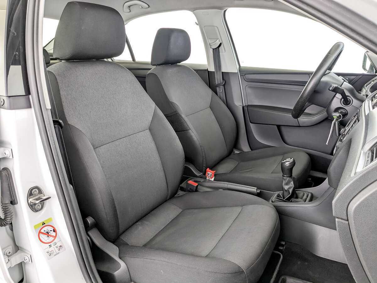 Skoda Rapid 2017 года с пробегом. Фото: #20