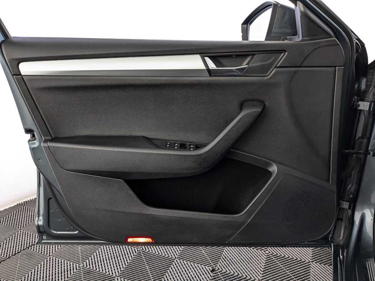 Skoda Superb 2018 года с пробегом. Фото: #14